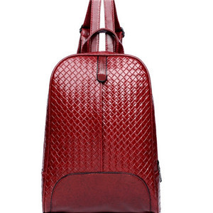 方向標(biāo)箱包與服裝加盟 開(kāi)啟時(shí)尚零售新篇章